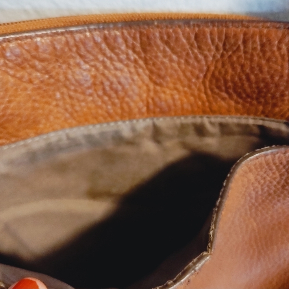 Fossil Brown Leather Crossbody Pebble Bag - Picture 7 of 16